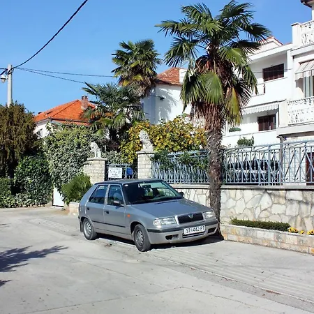 And By The Sea - 5874 招待所 3*