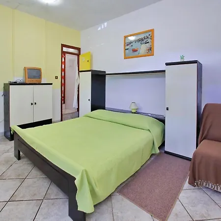 And By The Sea - 5874 Affittacamere Zara